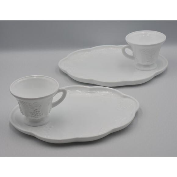 Vintage Indiana Colony White Harvest Milk Glass Grape Snack Tray and Cup Set - Picture 5 of 9